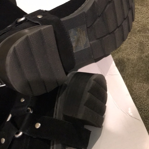 Suede boots - Picture 3 of 8